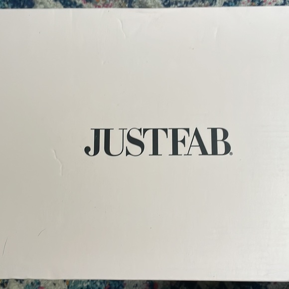 Brand new never worn, wrong size for me - Picture 2 of 4